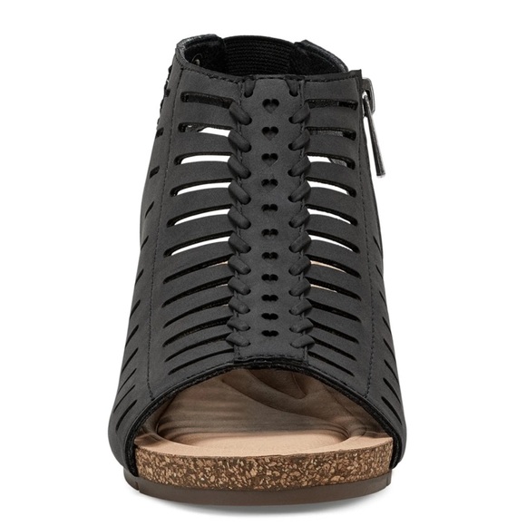 Size 8W Brand New! Hana Round Toe Laser Cut Dress • Black Wedges - Picture 10 of 13